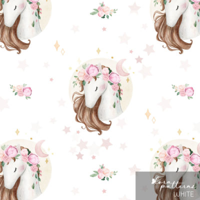[Exclusive] Pretty Horse with Flowers